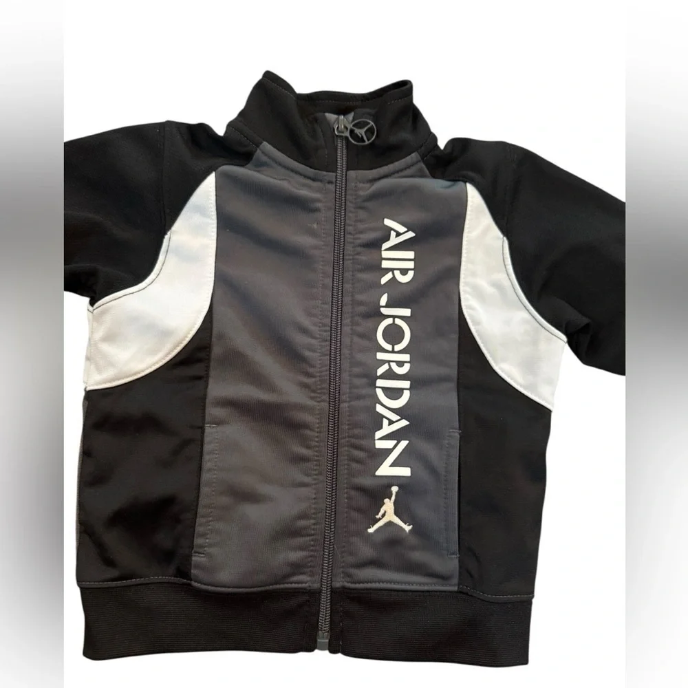 Air Jordan Black and White Jacket Infant Boys EUC Size 18 months